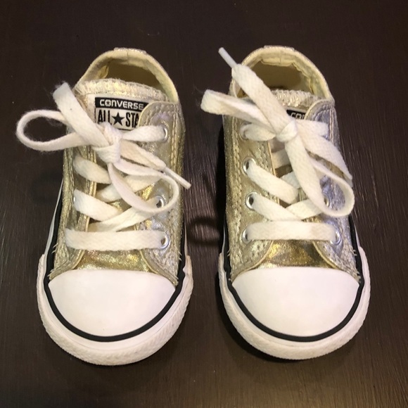 gold converse size 6
